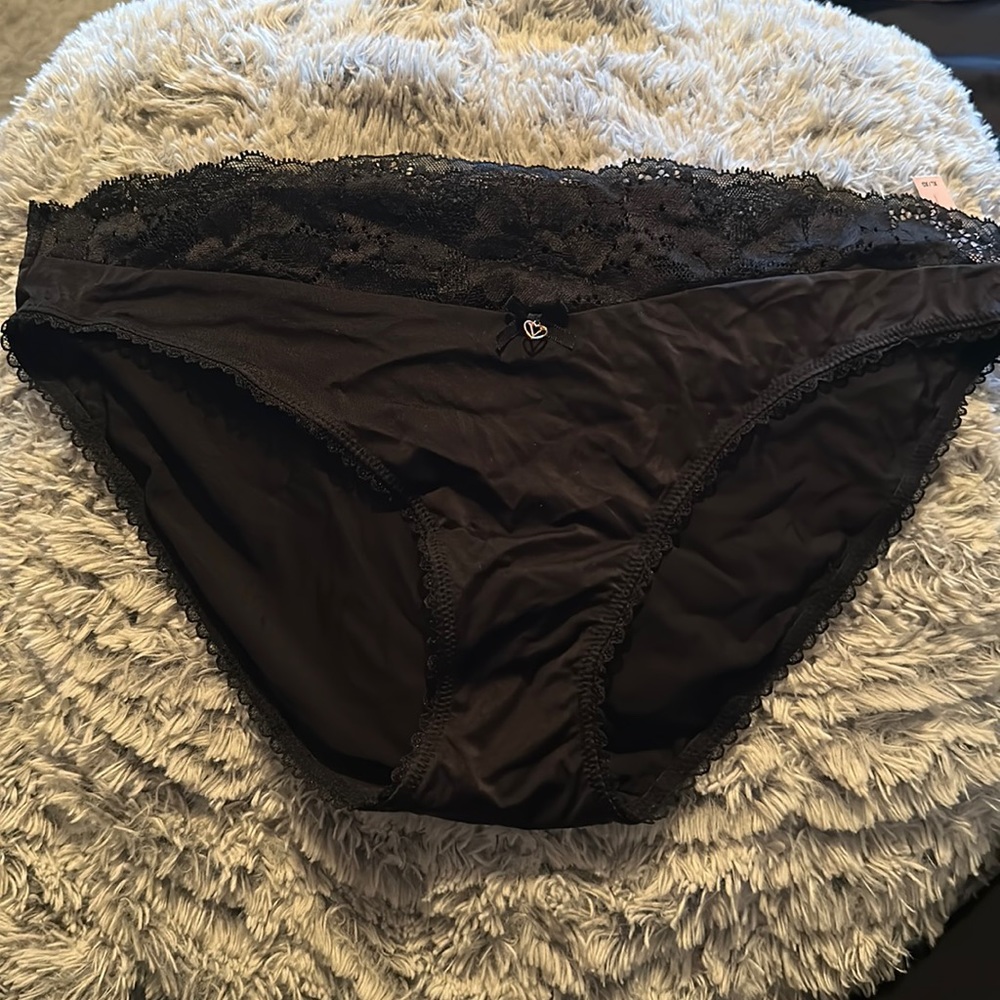 Victoria’s Secret panty NWT
